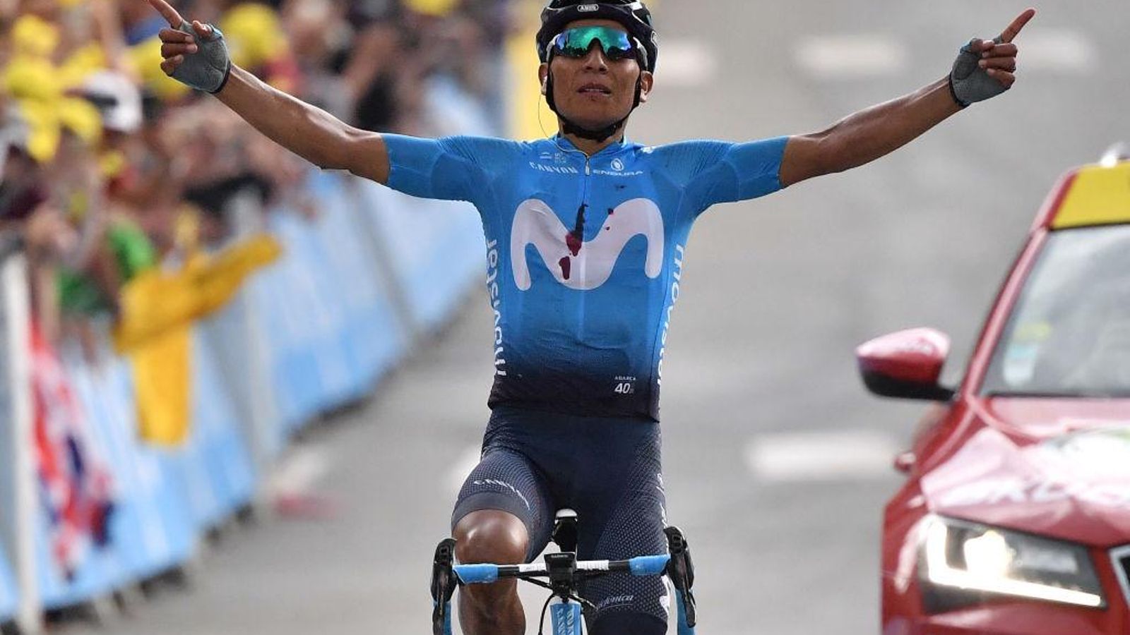 El veterano Nairo Quintana celebra una victoria en el Tour de Francia