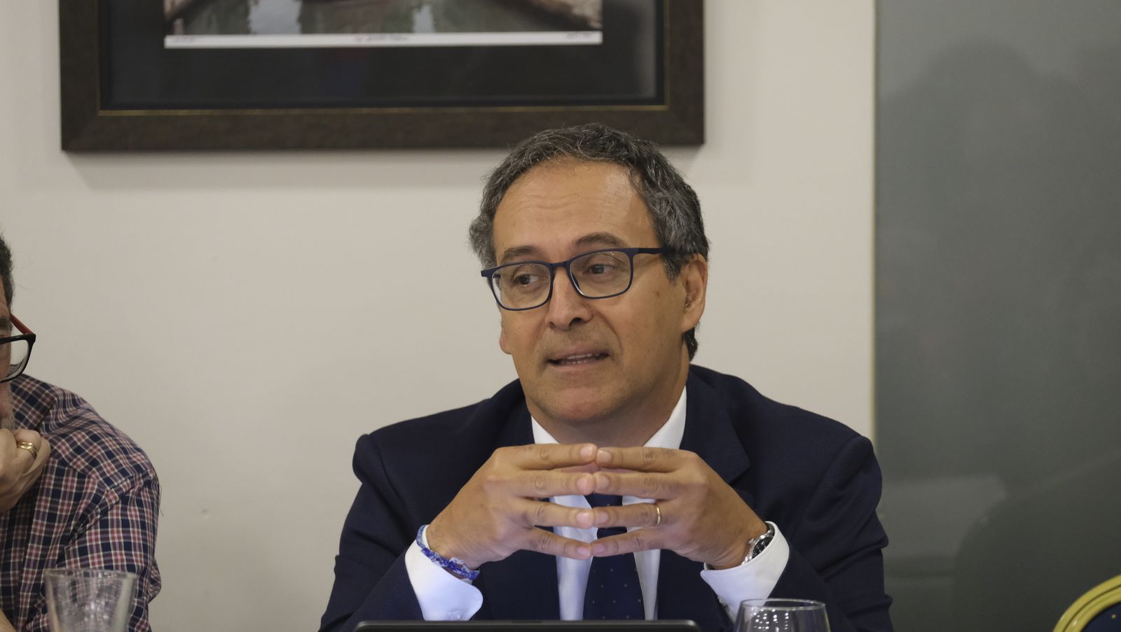 Imágenes sobre el debate del ferrocarril en Almería,  en la campaña electoral andaluza