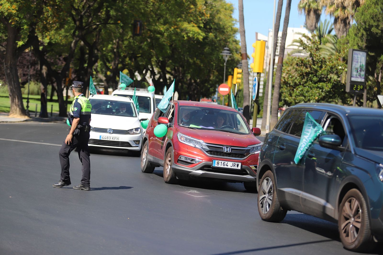 Inicio de la caravana por la educación que recorrió las calles de Huelva.