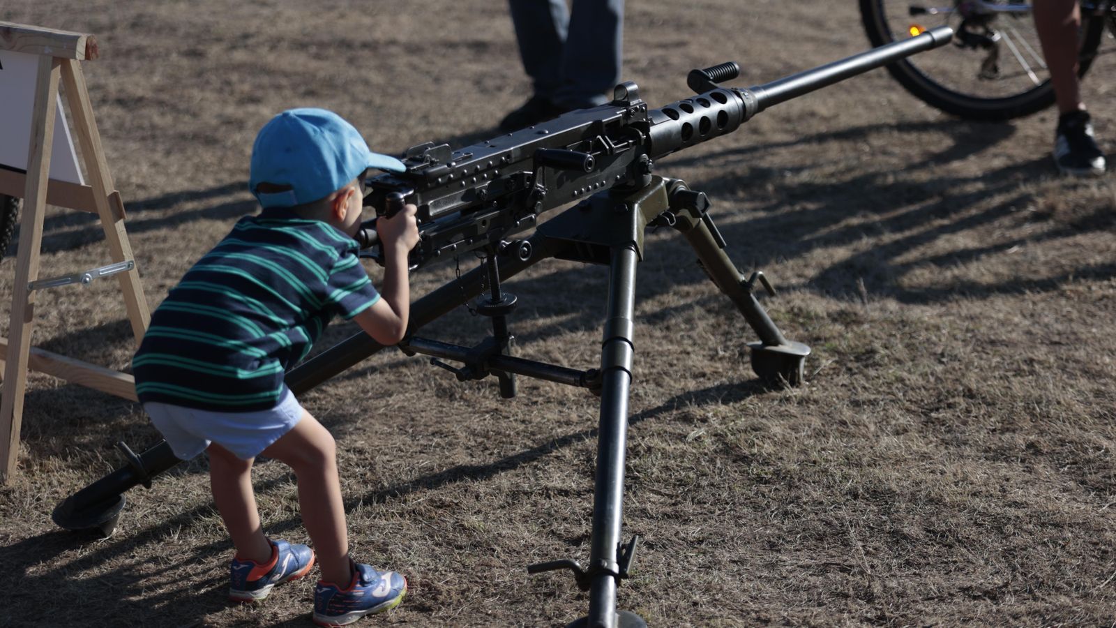 Imágenes de la exhibición aérea en Tablada con motivo de su centenario