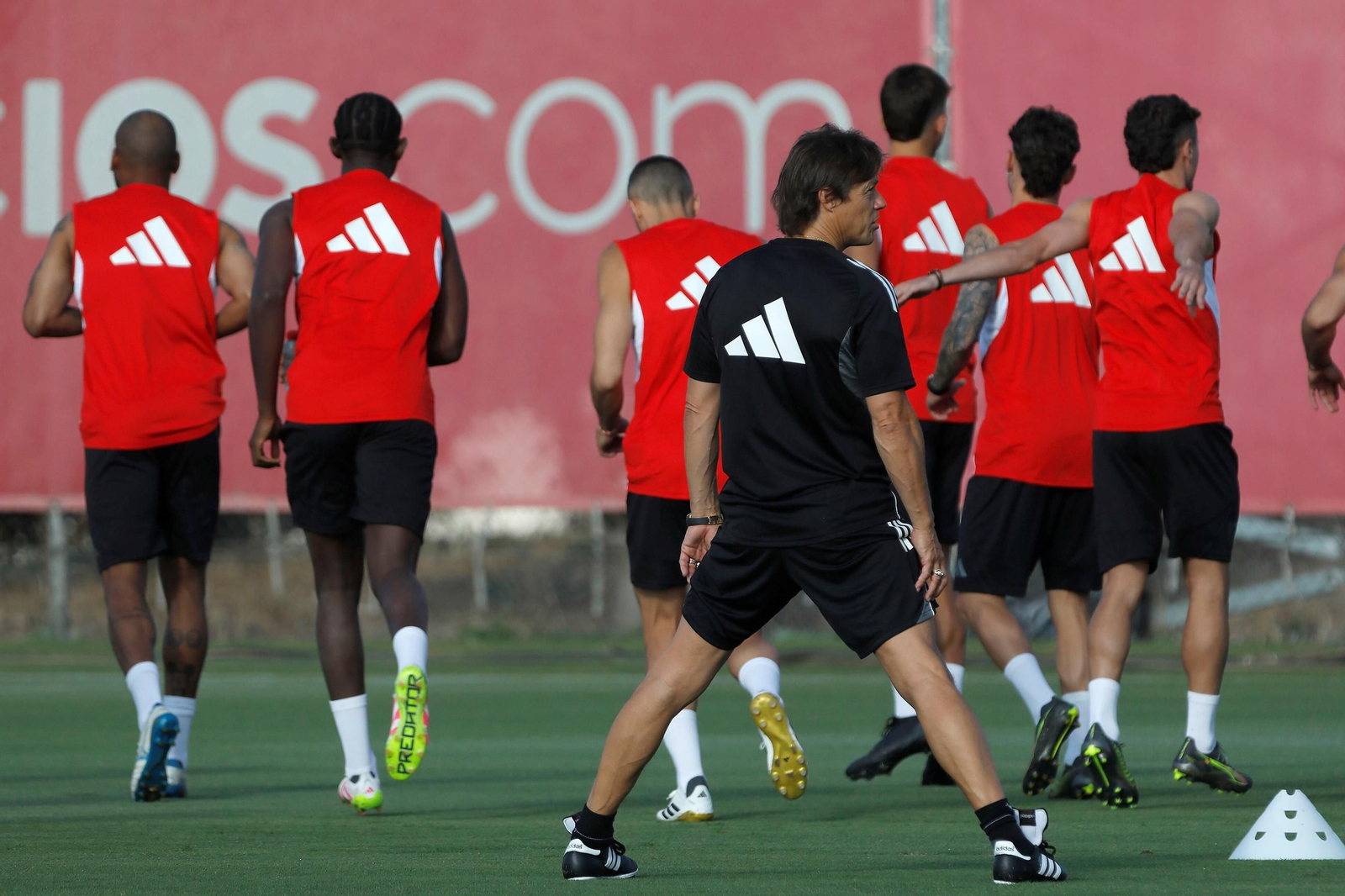 Las fotos del primer entrenamiento del Sevilla FC de la temporada 2025/2026