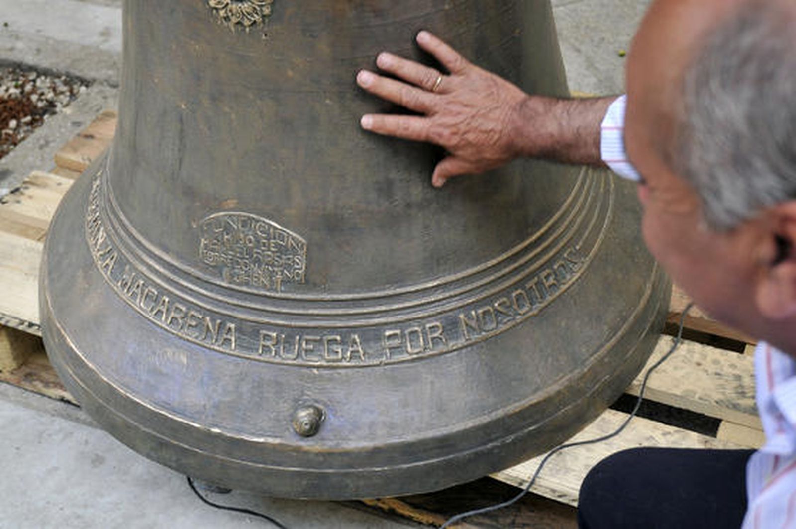 Las cuatro campanas de la espadaña de la basílica vuelven a lucir en todo su esplendor.

Foto: Juan Carlos Vázquez