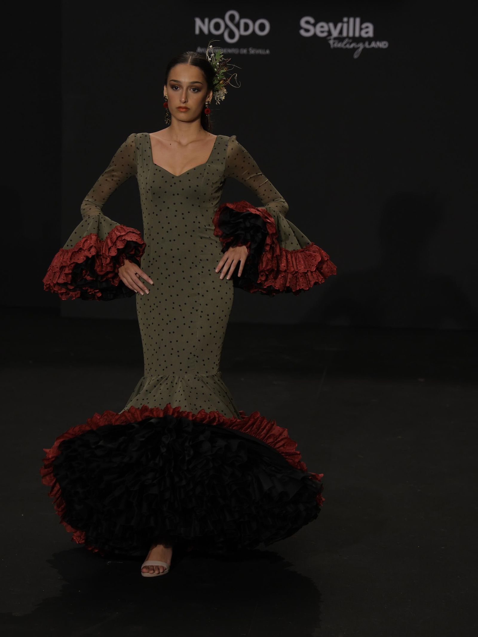 Emprende Lunares, el desfile de moda flamenca de Gloria Galán, que anticipa la Feria de Abril: todas las fotos.