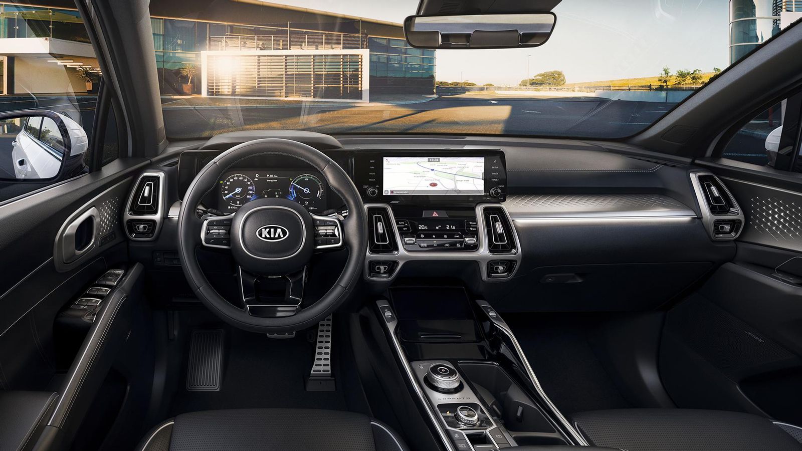 Tecnológicamente es en el aspecto en el que más crece el nuevo Kia Sorento. Basa asomarse a su interior para comprobarlo.