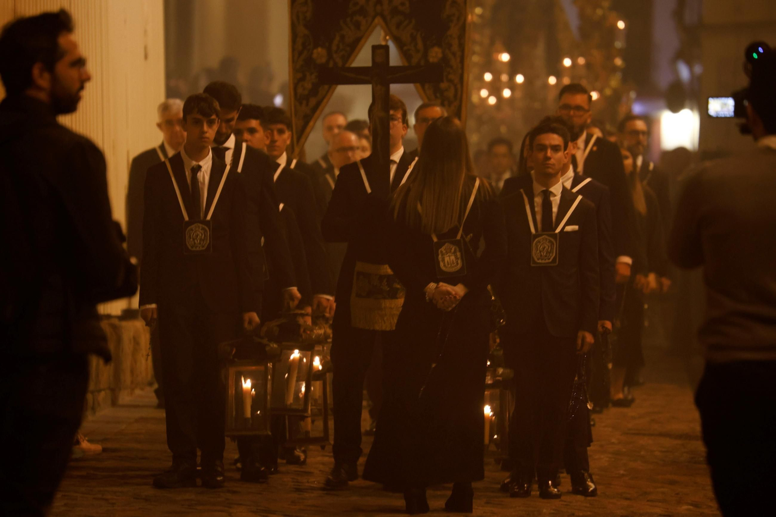 Ánimas celebra el 50 aniversario de la Virgen de las Tristezas por las calles de Córdoba