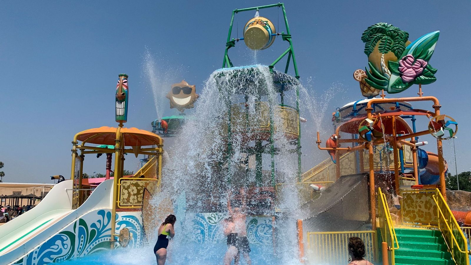 Agua Mágica, el parque de atracciones acuático dentro de Isla Mágica