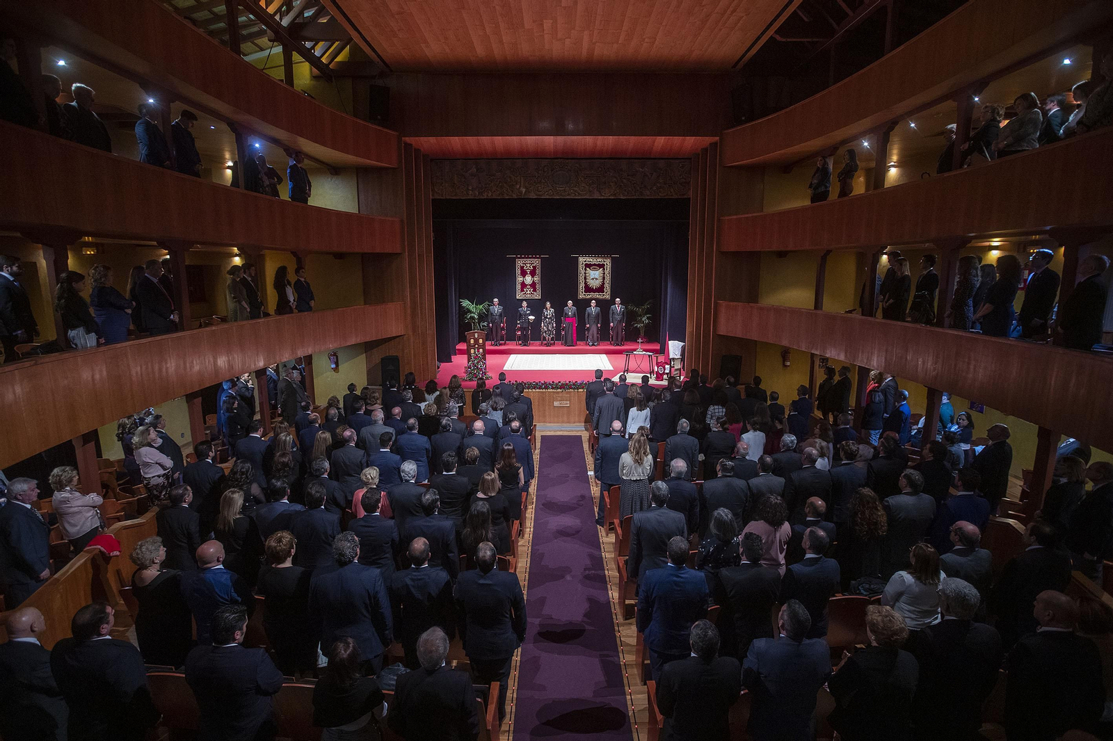 Aspecto que presentaba el Teatro de las Cortes durante el Pregón de la Semana Santa.