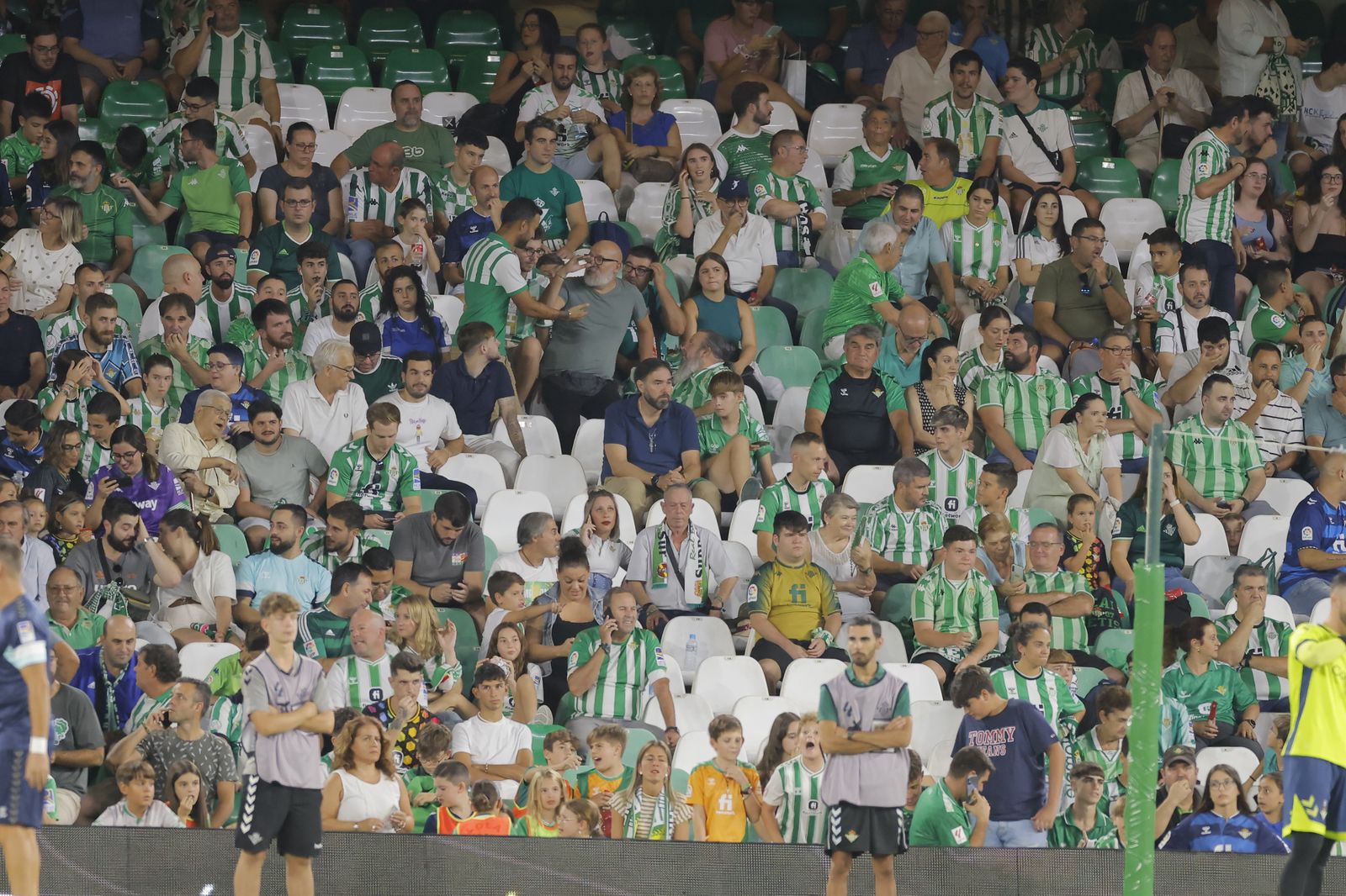 Búscate en las fotos del Betis-Valencia