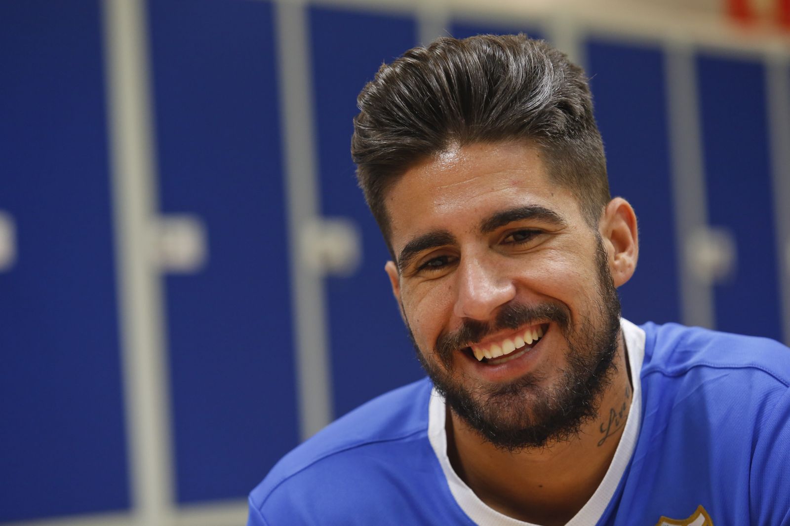 Samuel García sonríe durante una entrevista de 'Málaga Hoy' en su anterior etapa como jugador del Málaga.