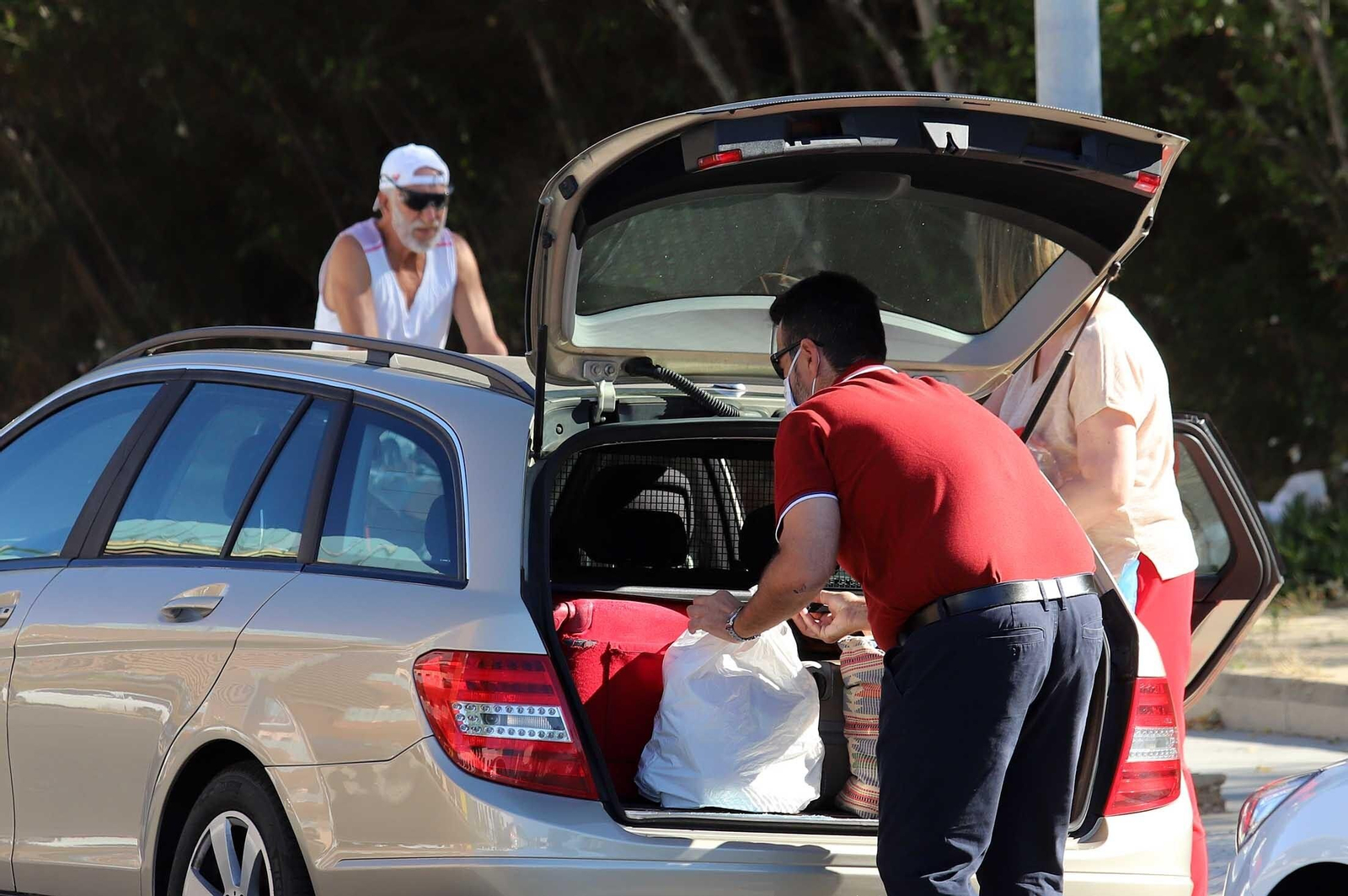 Las imágenes más destacadas del primer domingo de verano en las playas de Huelva