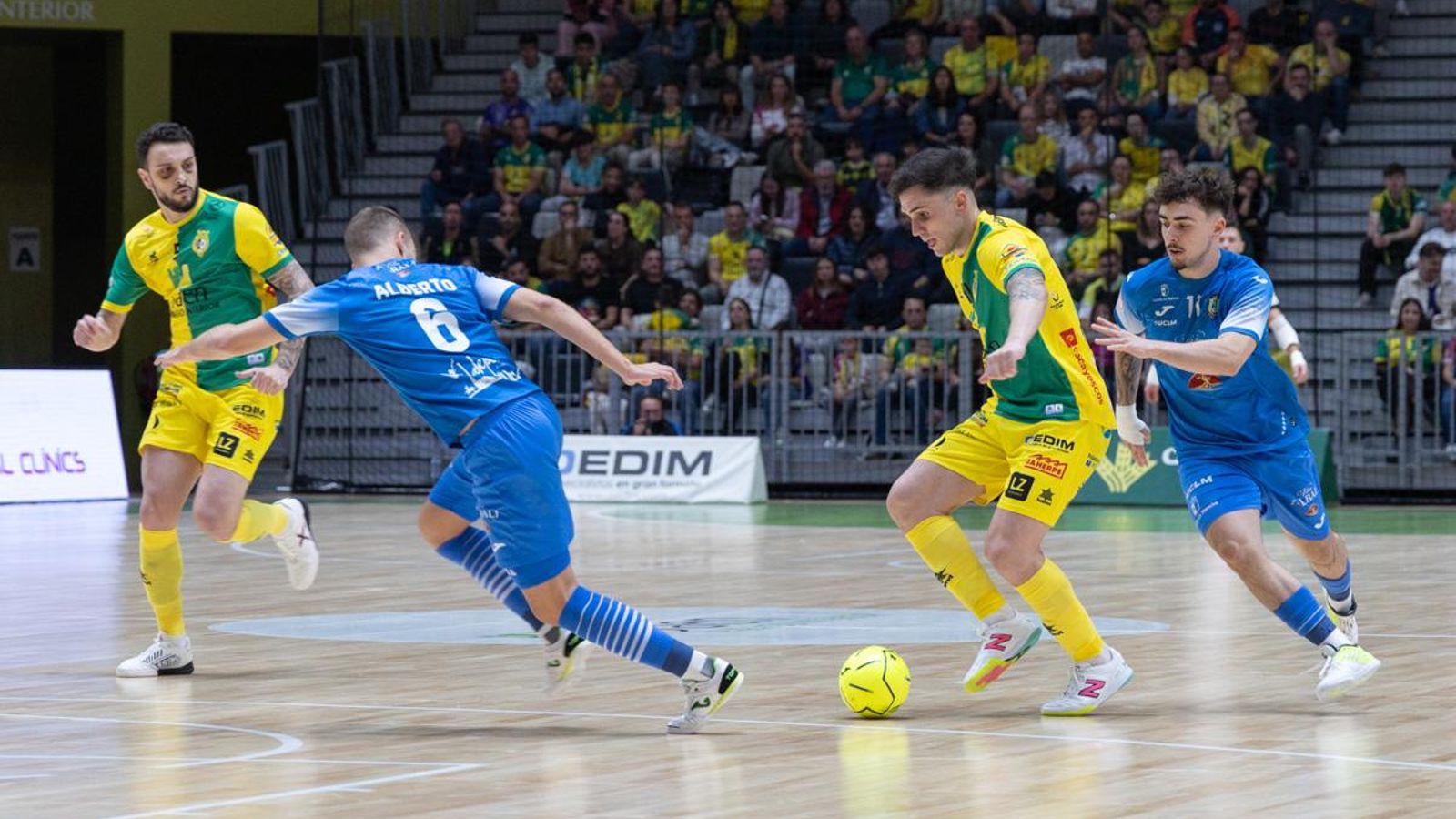 En la primera vuelta, los jiennenses golearon a Viña Albali Valdepeñas (9-3)