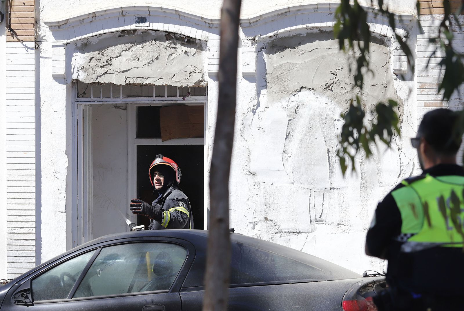 Incendio en las casas abandonadas de la calle Valverde del Camino en Huelva