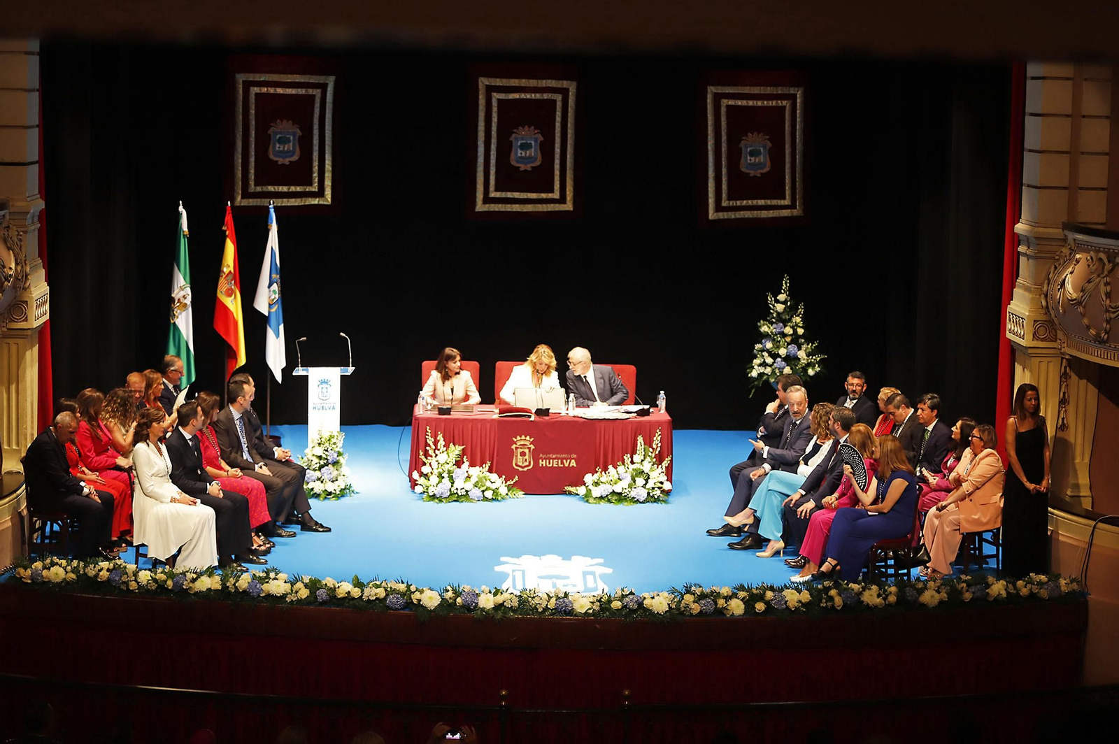 Imágenes de la toma de posesión de Pilar Miranda como alcaldesa de Huelva