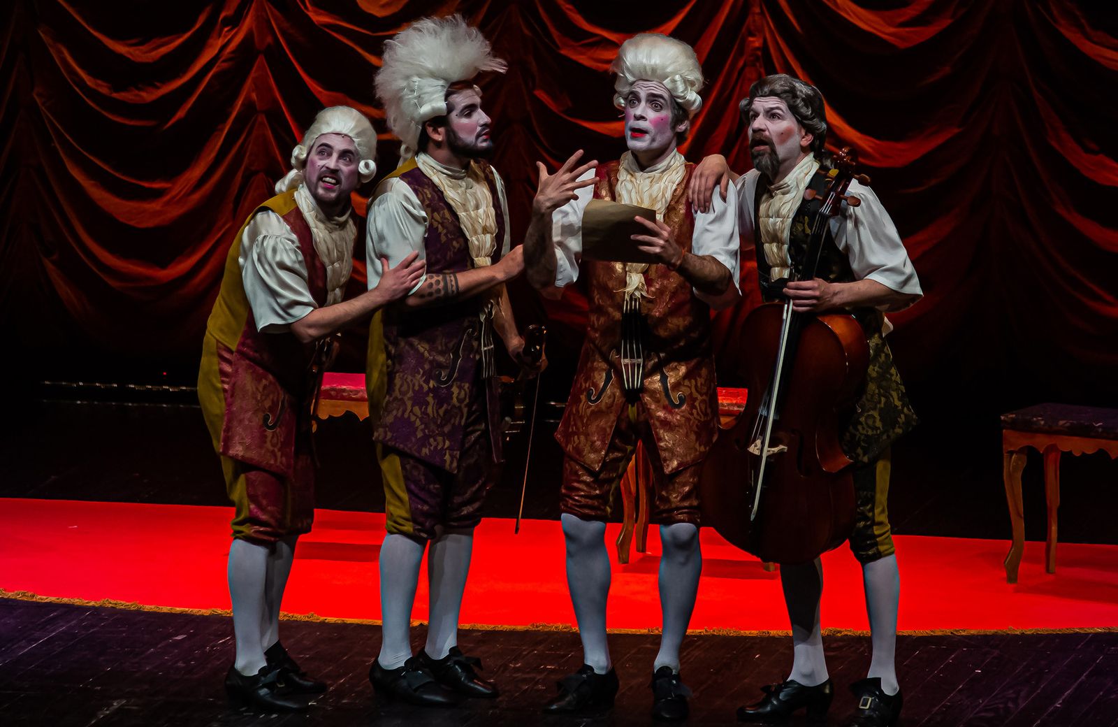 Yllana en una foto de promoción del espectáculo ‘Maestrissimo’ que llega a Roquetas.