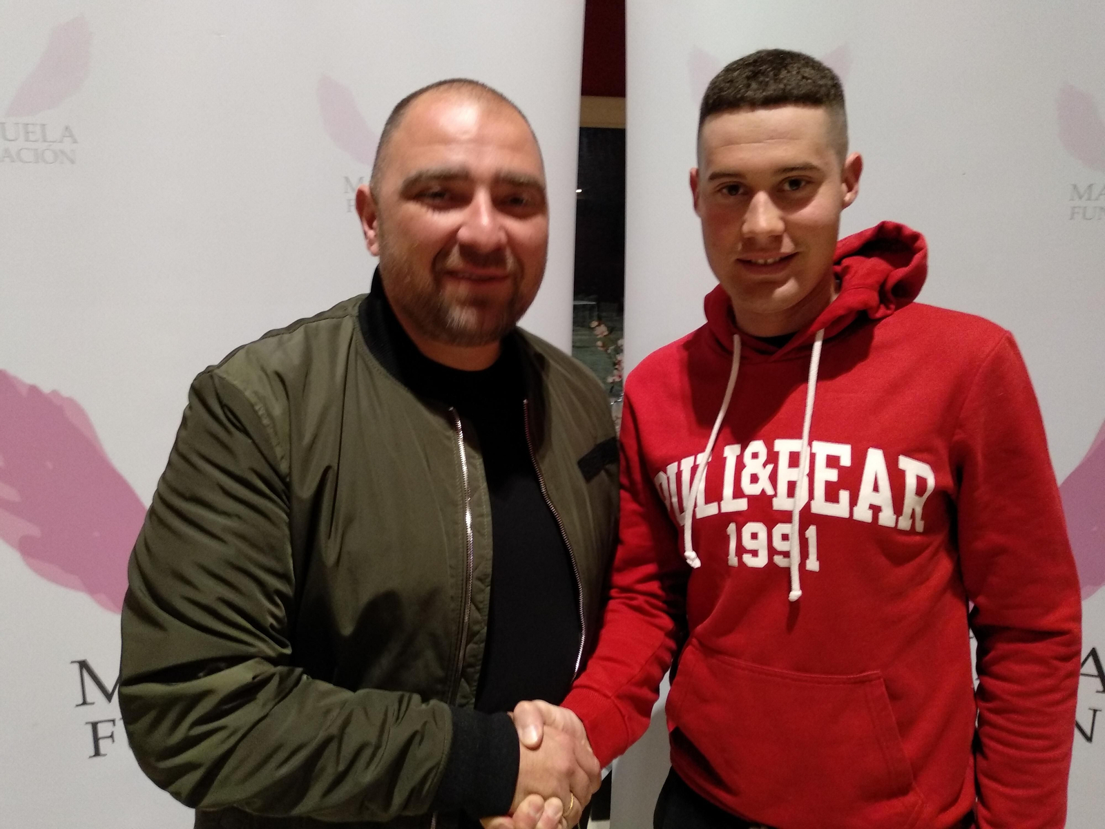 Francis Huertas saluda al 'Chupe' López-Cozar