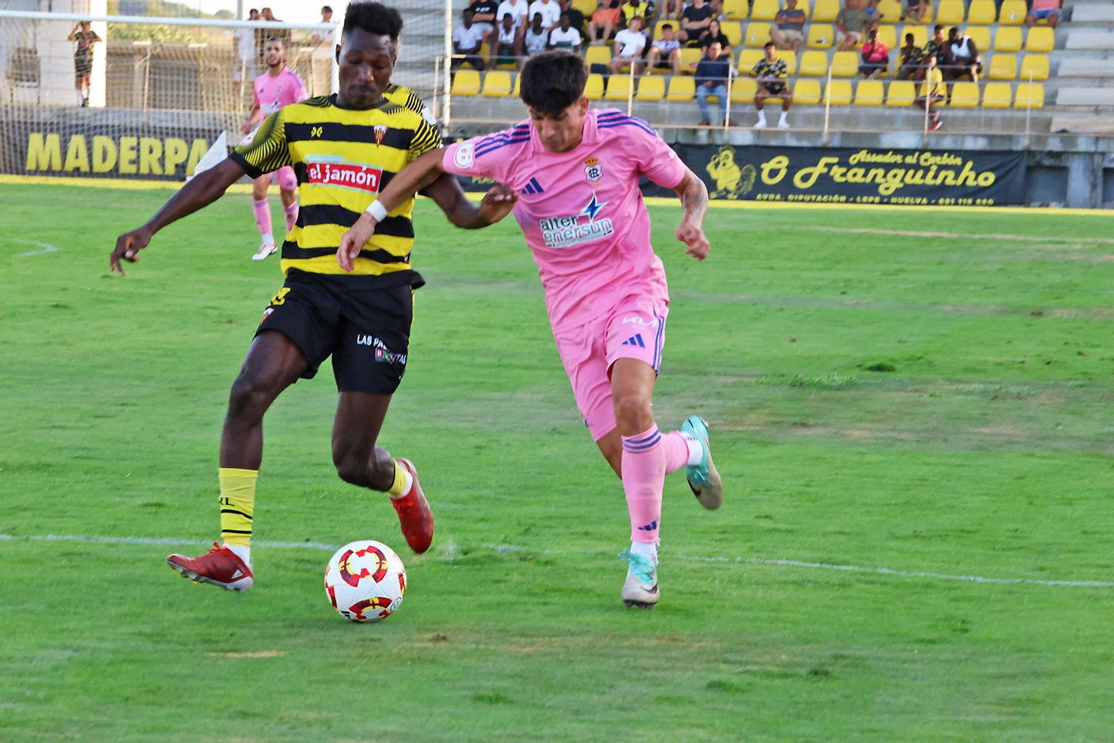 Imágenes del Trofeo de la Bella entre el San Roque de Lepe y el Recreativo de Huelva