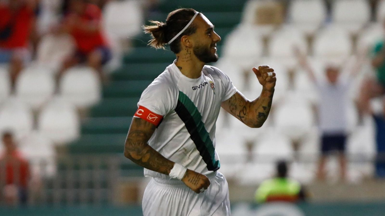 Gudelj celebra su gol en el Córdoba CF - Cádiz de pretemporada.