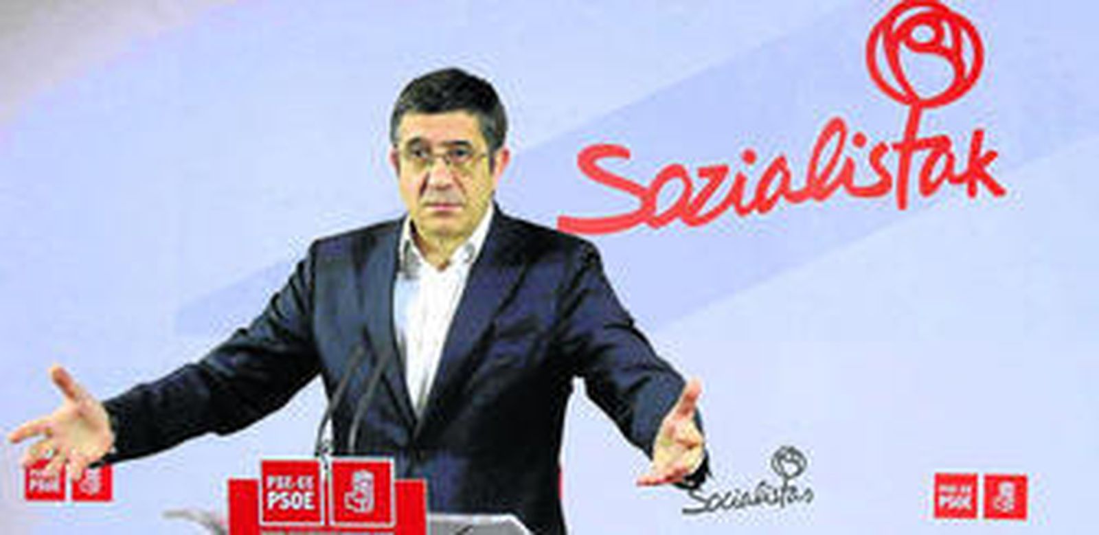 Patxi López, al anunciar su dimisión ayer.