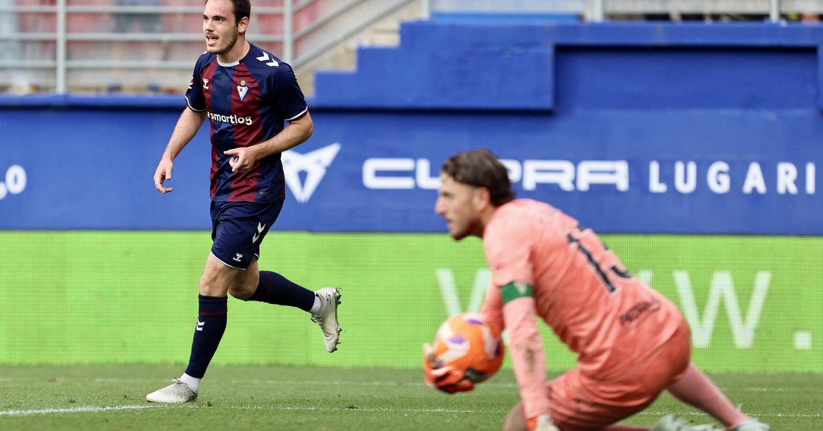 El Córdoba CF se deja ir en Eibar y afea su final de temporada (4-1)