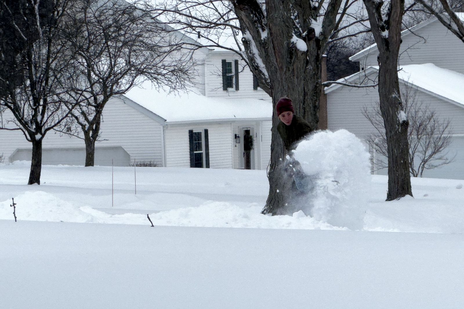 Las gélidas y blancas imágenes que deja la tormenta monstruosa en los EEUU