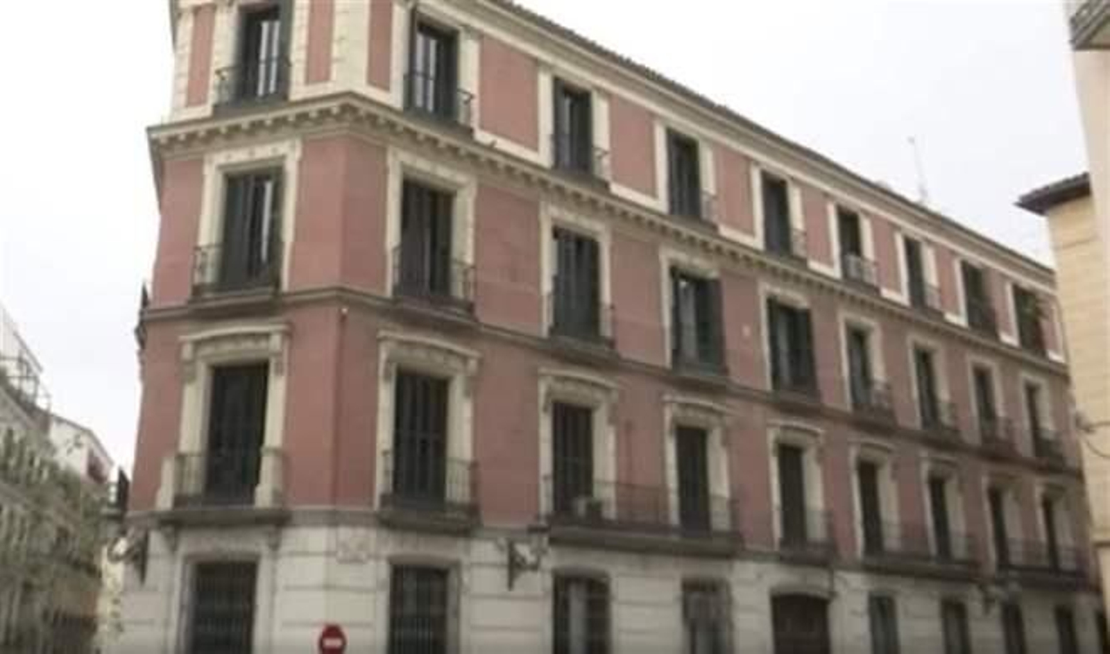 Imagen de la fachada de la casa de Vargas Llosa en Madrid.