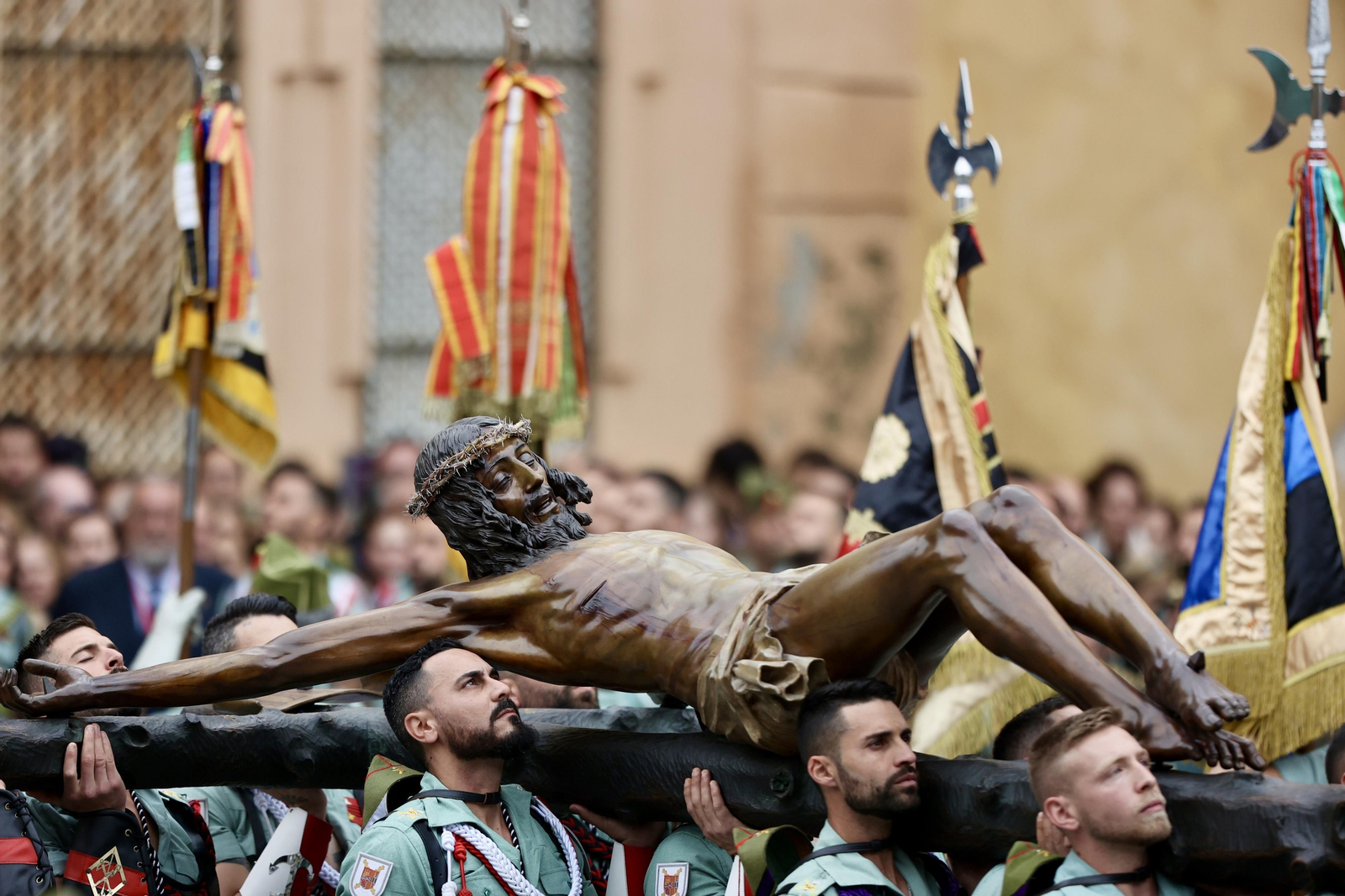 Las fotos de la Legión en el traslado del Cristo de Mena en Málaga este Jueves Santo Las fotos de la Legión en el traslado del Cristo de Mena en Málaga este Jueves Santo