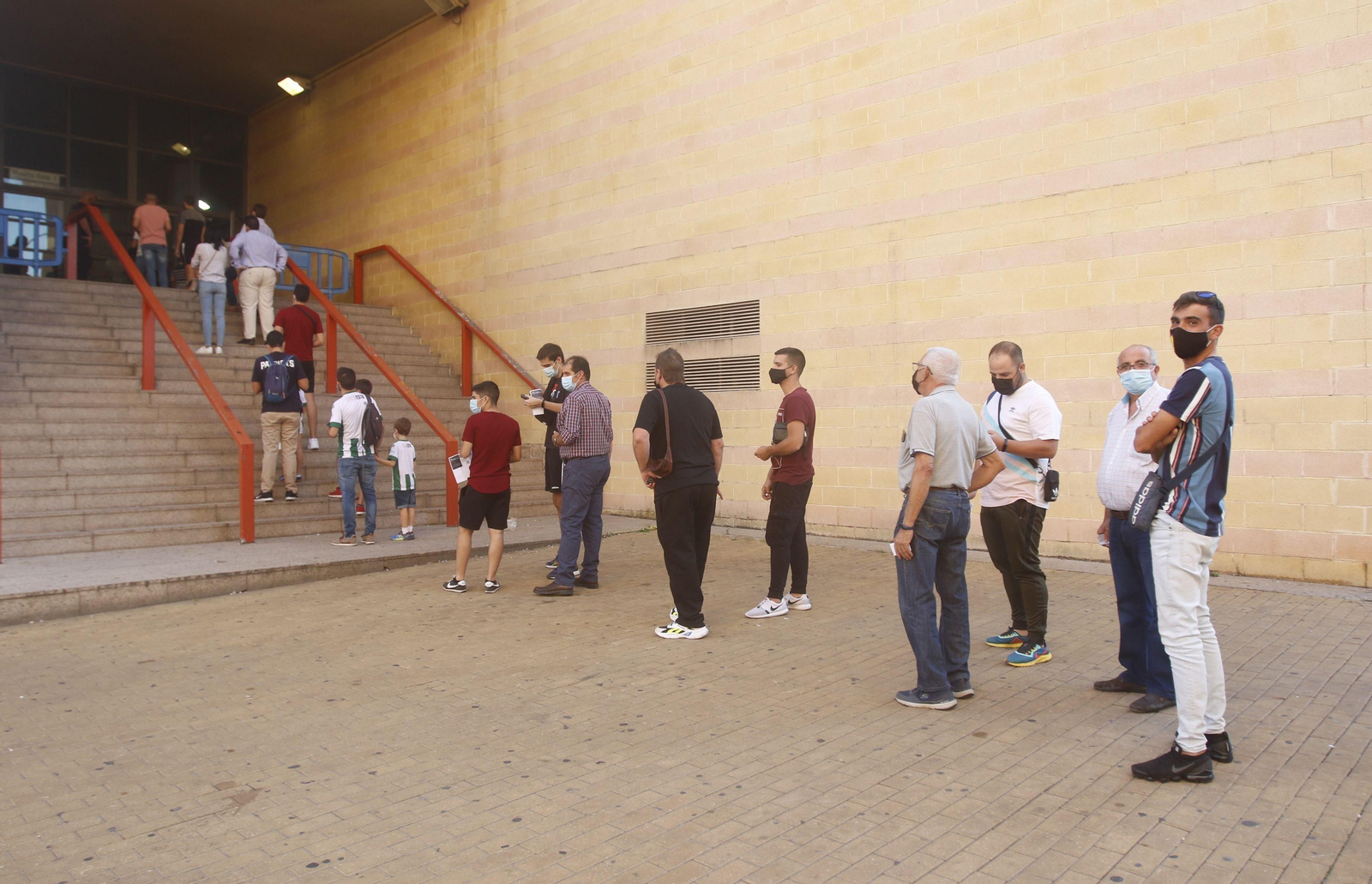 Las fotos del estreno liguero del Córdoba Futsal ante el Burela