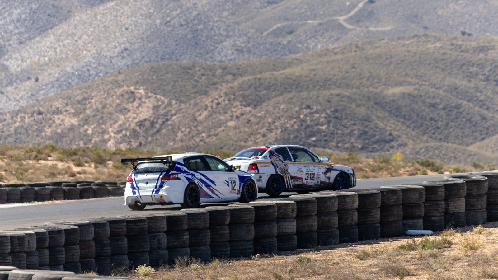 Dos participantes durante una de las pruebas celebradas en el Almería Circuit.