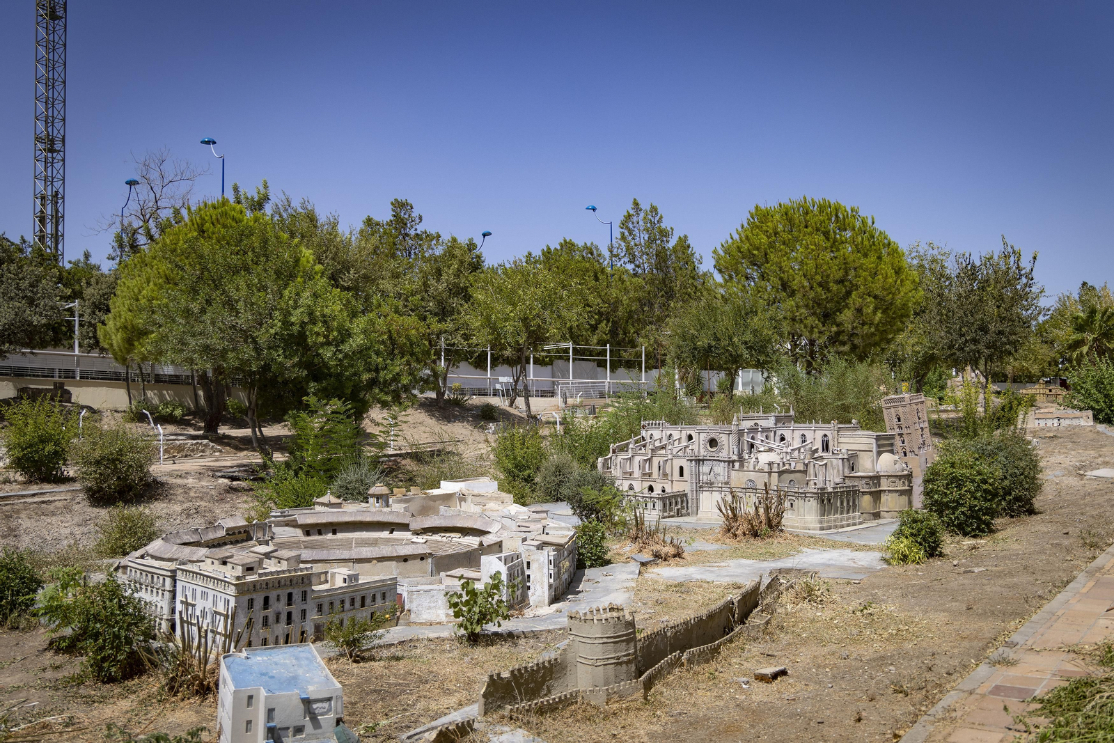 El lamentable estado de conservación de 'Andalucía de los Niños', en fotos