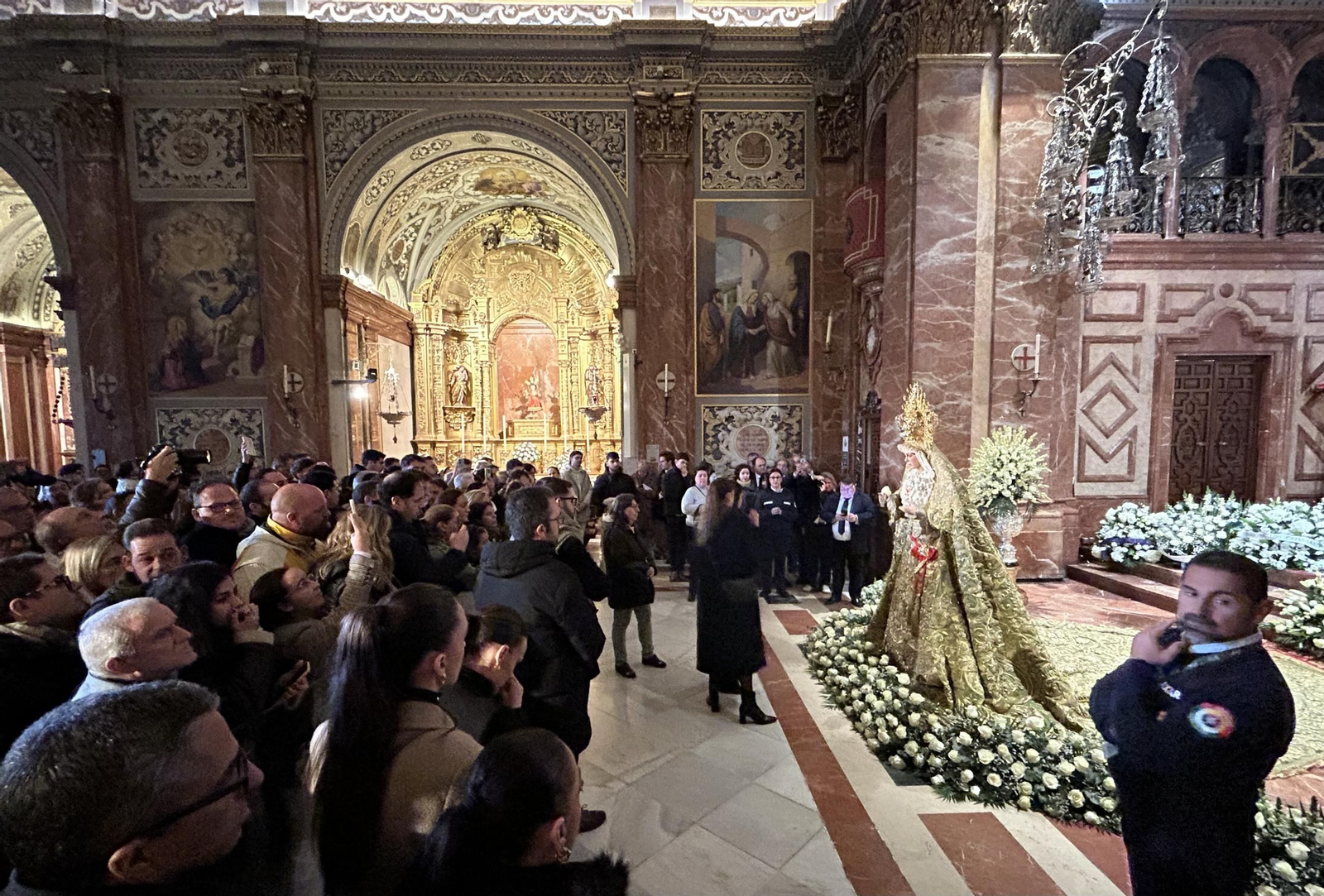 La vuelta de la Esperanza Macarena tras la restauración de Manzano, en imágenes