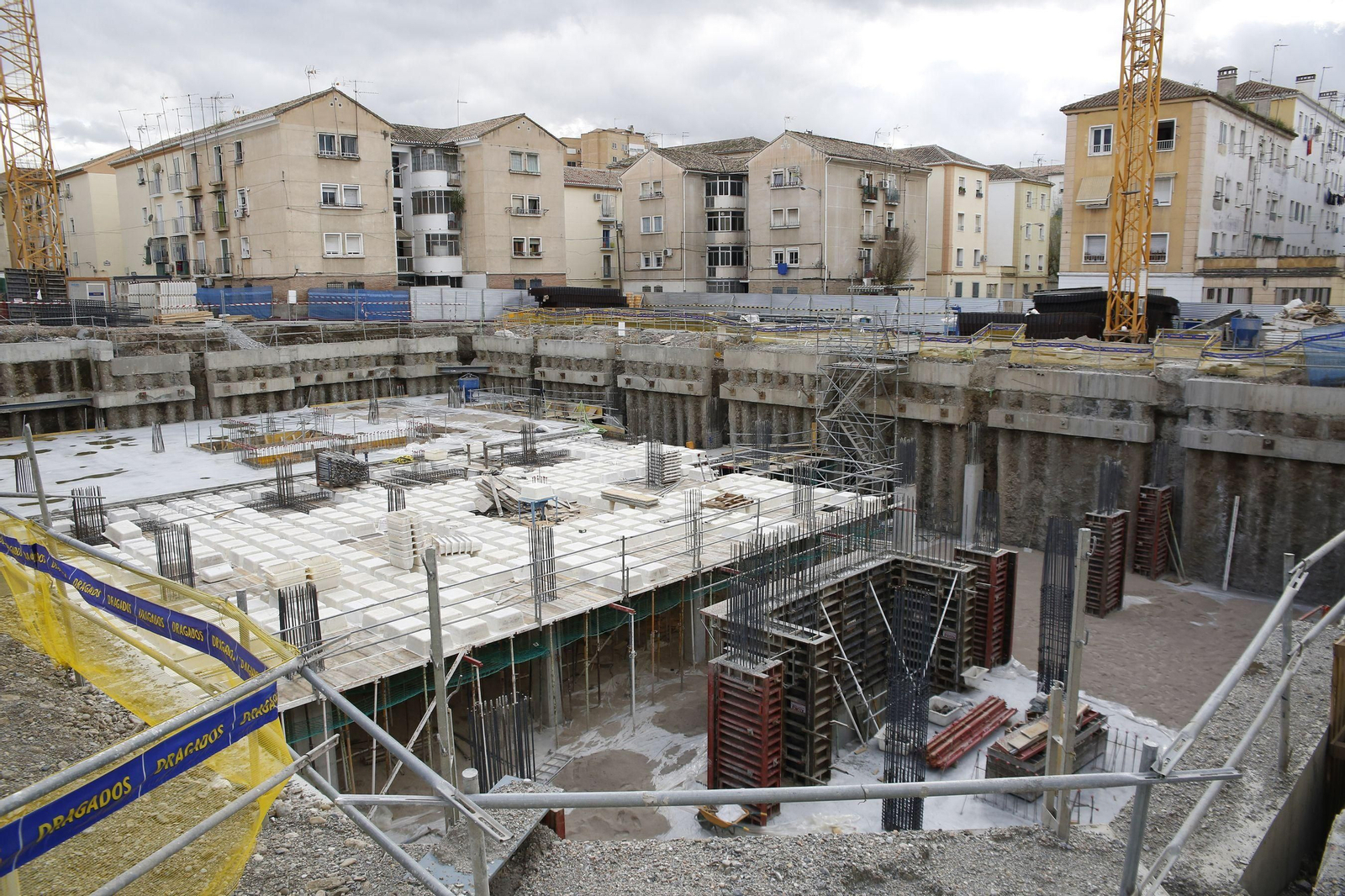Imagen de archivo de obras de construcción de viviendas nuevas en el barrio de Santa Adela