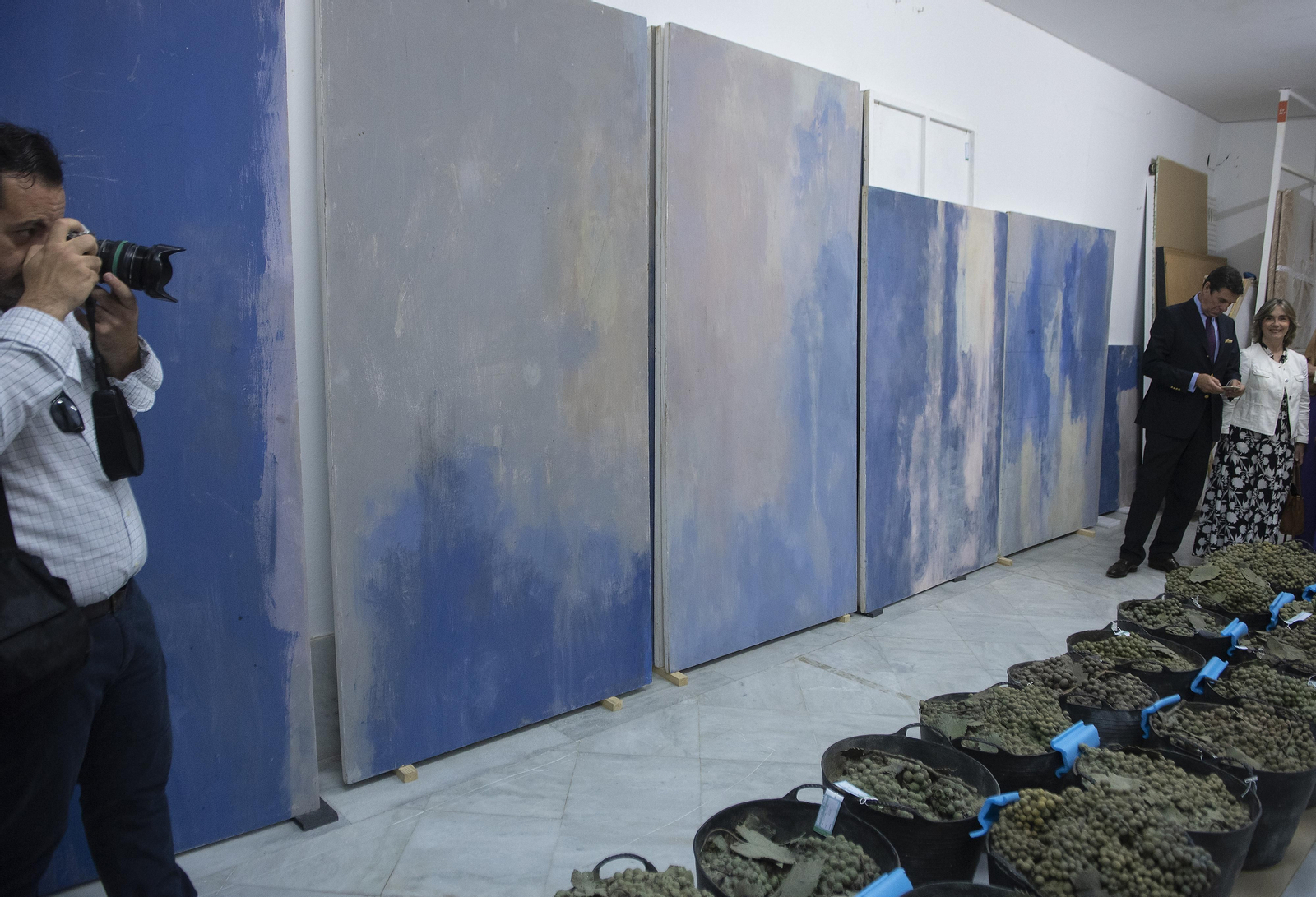 El CAAC incorpora a su colección ocho obras de la artista Carmen Laffón