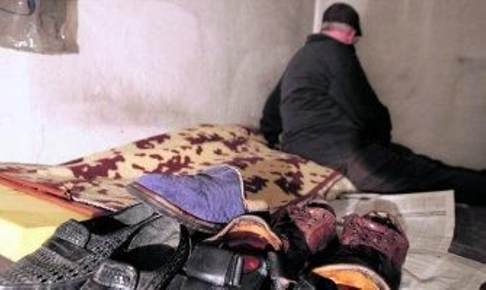 Abocado a vivir en un altillo de trastero