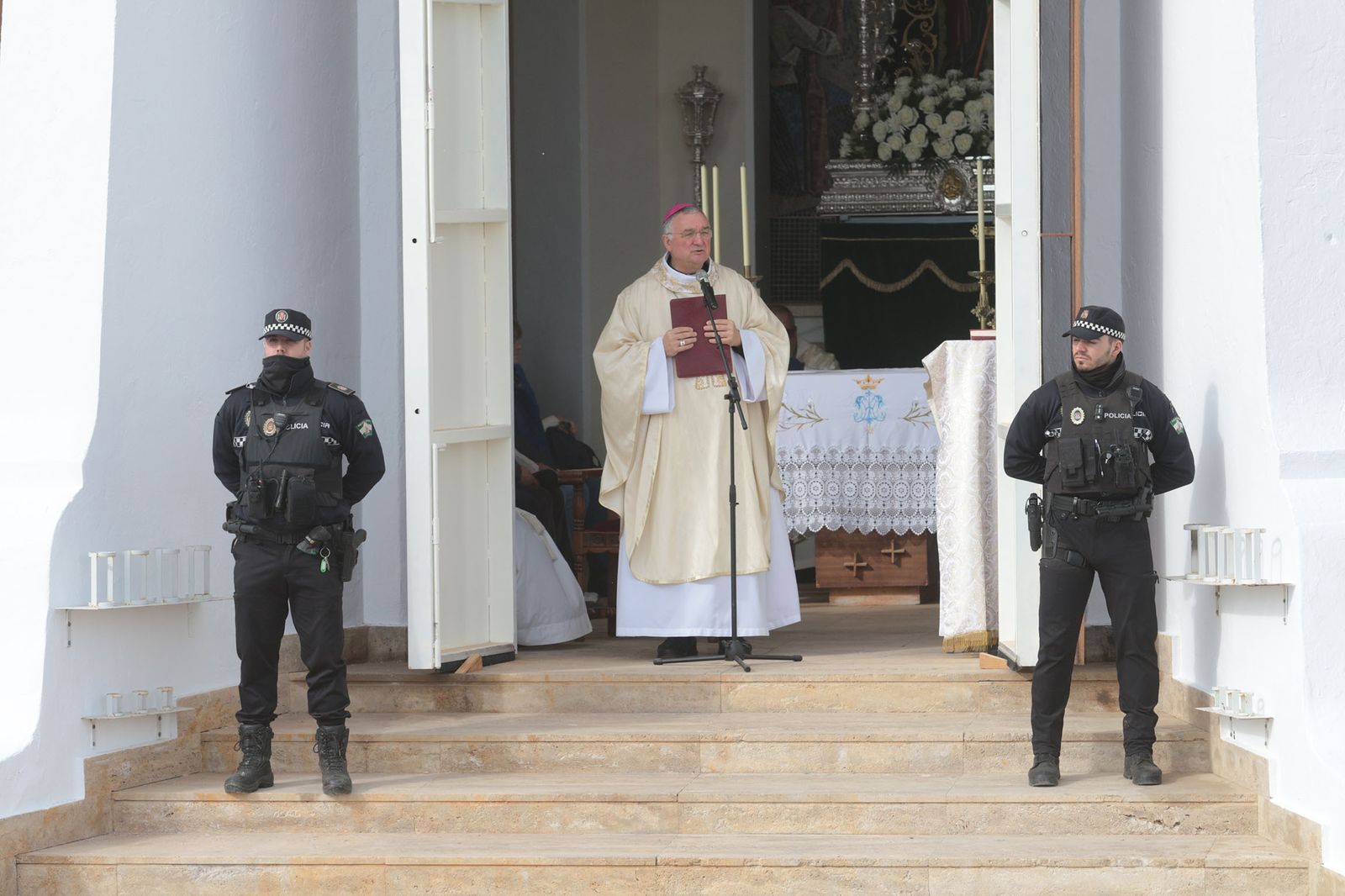Miles de almerienses acuden a Torregarcía en la Romería de la Virgen del Mar