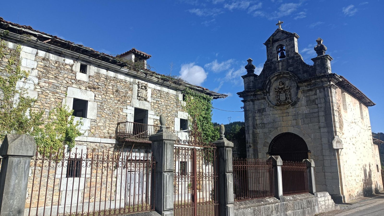 Palacete barroco de los Martínez de la Riba
