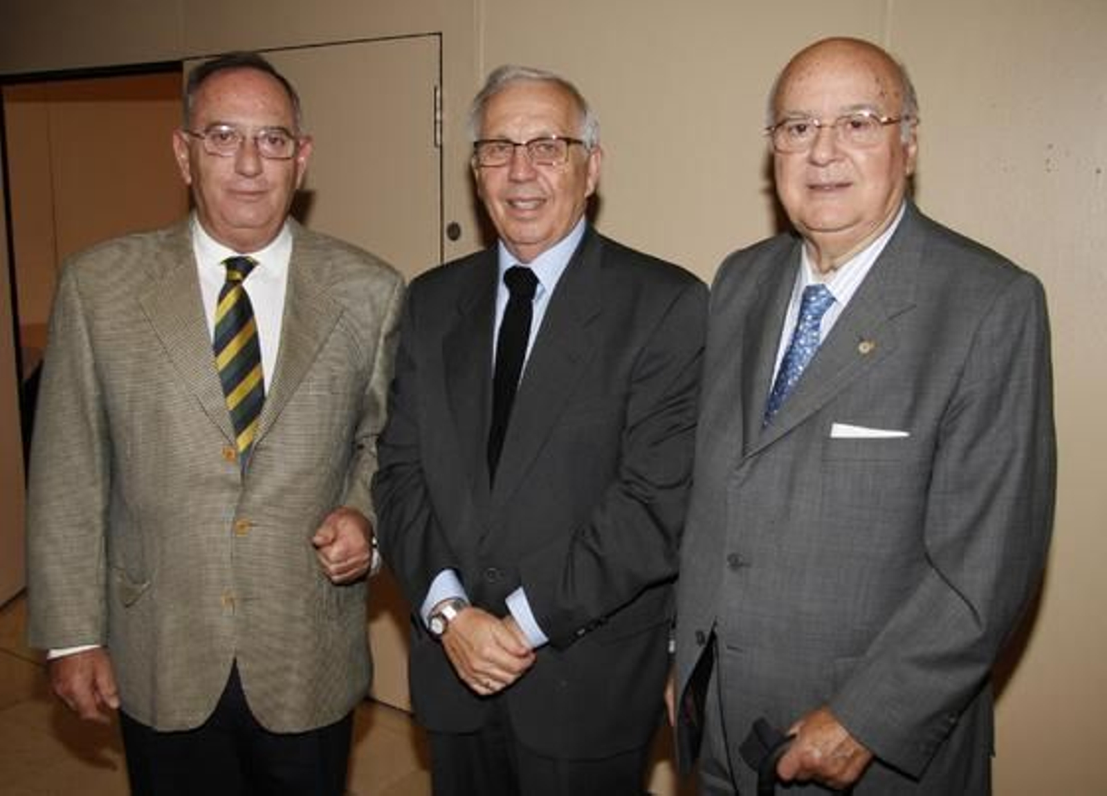 El catedrático de Derecho Constitucional, Luis García Ruiz; el abogado José Luis Ballester y el periodista Nicolás Salas.

Foto: Juan Carlos Vazquez / Victoria Hidalgo