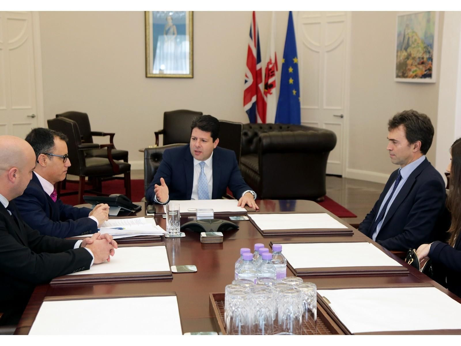 Picardo y García, reunidos con el portavoz de Exteriores del Partido Liberal Demócrata británico, Tom Brake.