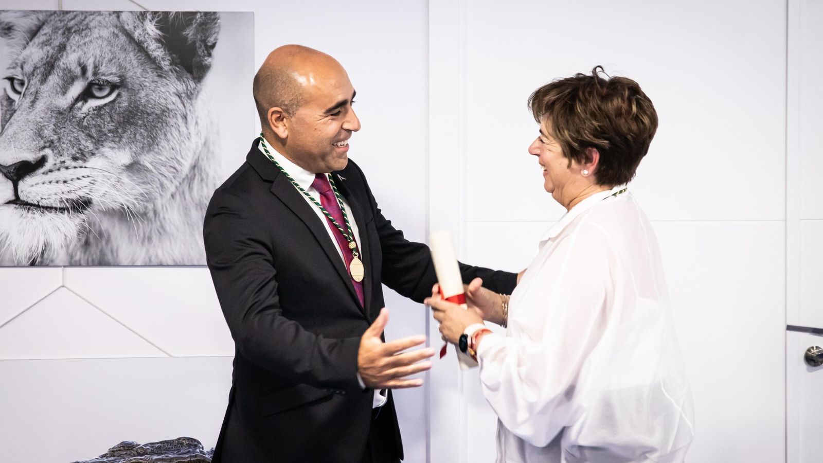 Antonio Mena, Colegiado de Honor.