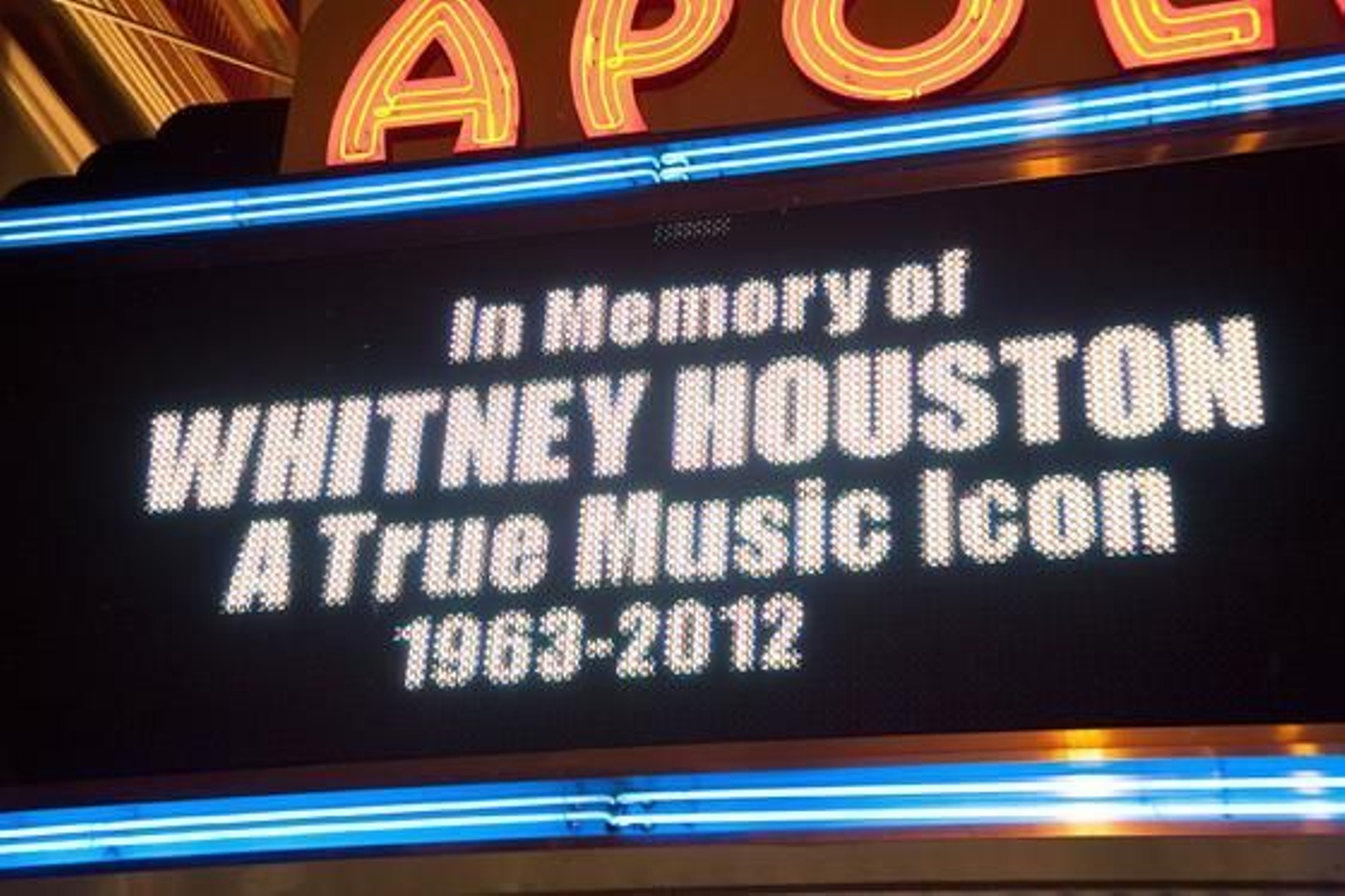 Imagen del Apolo recordando a la diva

Foto: EFE/ AFP / REuters