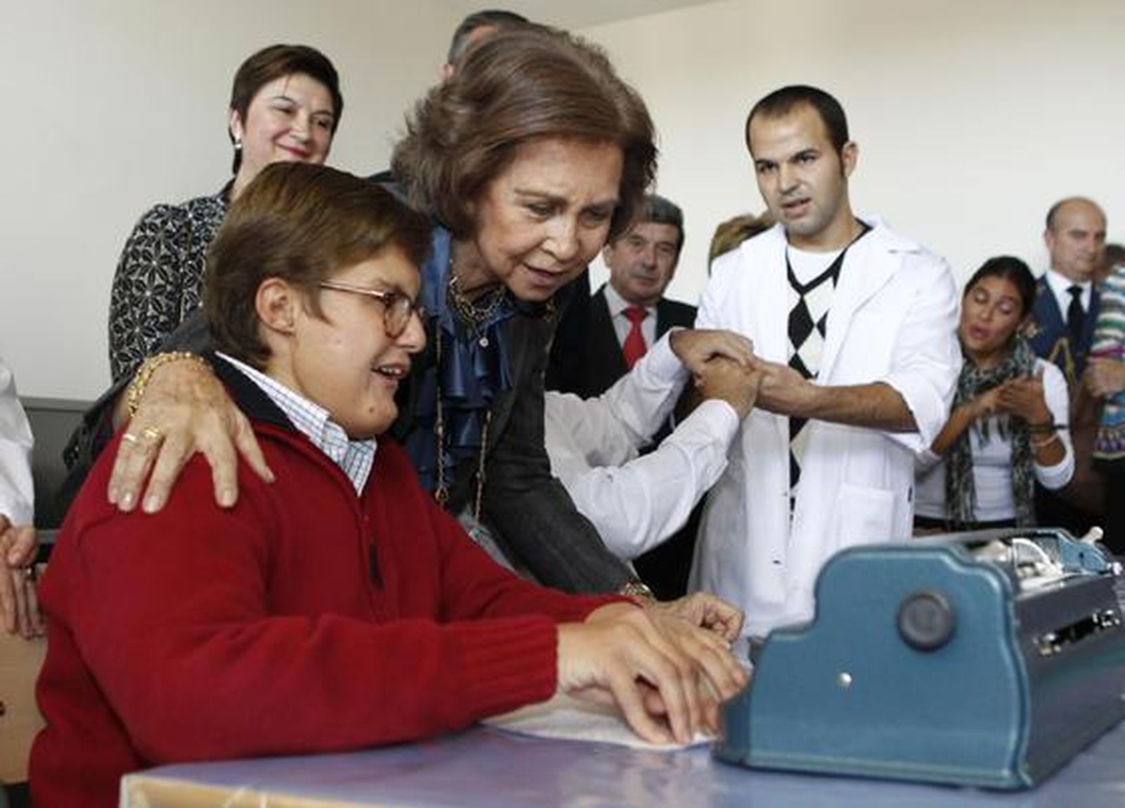 La Reina Doña Sofia inaugura el primer centro de atención a personas sordociegas.

Foto: Antonio Pizarro
