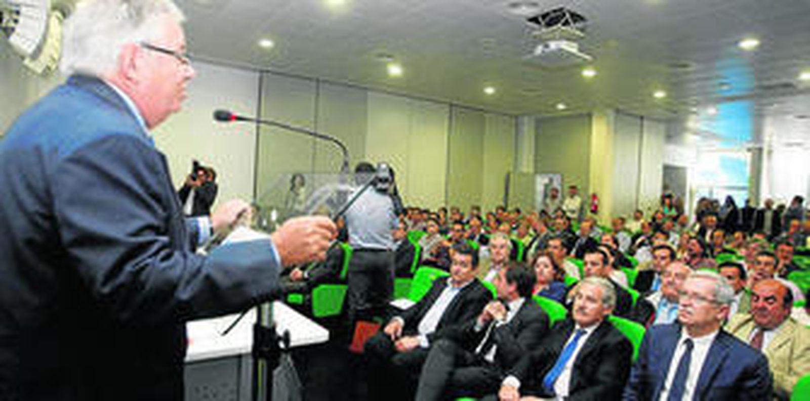 Fernando Jáuregui, presidente del Grupo Diariocrítico, abriendo ayer el acto oficial de Emprendedores 2020 en el PTA.