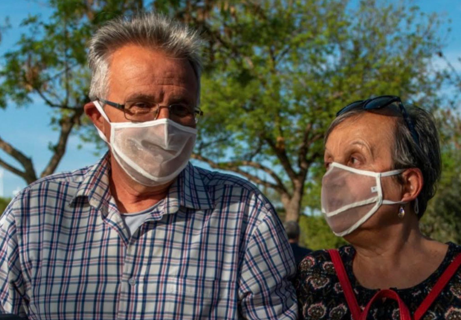 Mascarilla semitransparente y certificada de NdP Emotion