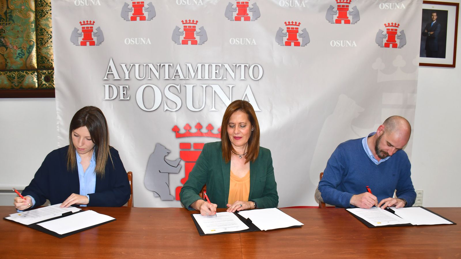 Firma del acuerdo de colaboración con el Museo del Juguete Vintage de Osuna.