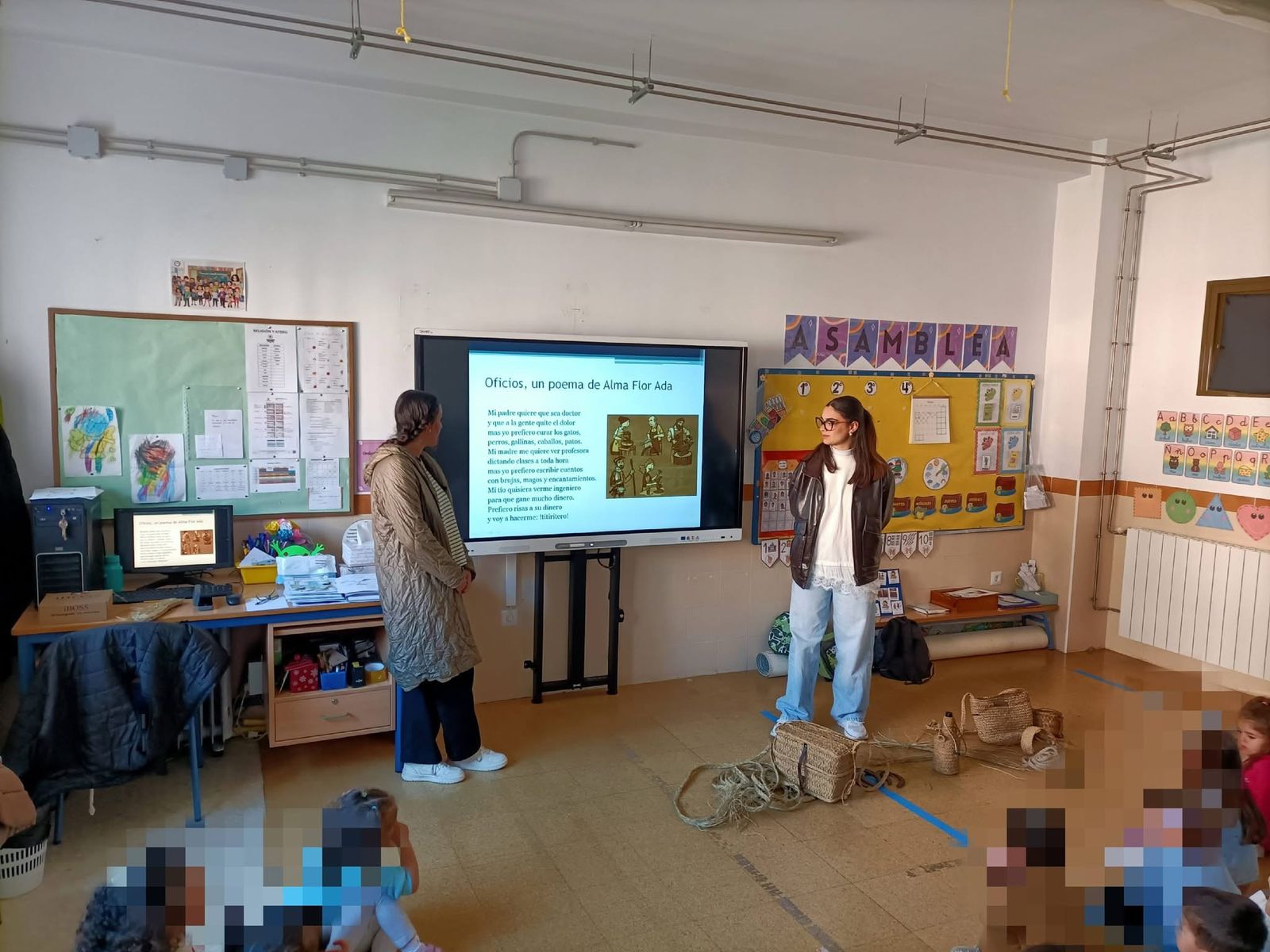 Imagen del taller impartido sobre oficios en el CEIP Tierno Galvan de La Zubia