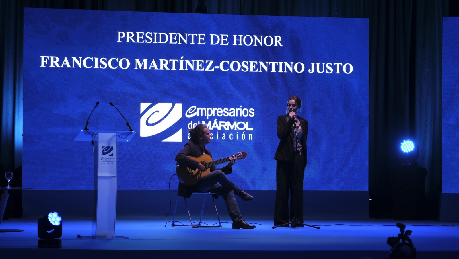 Imágenes del reconocimiento  como Presidente de Honor de la Asociación de Empresarios del Mármol, Francisco Martínez Cosentino