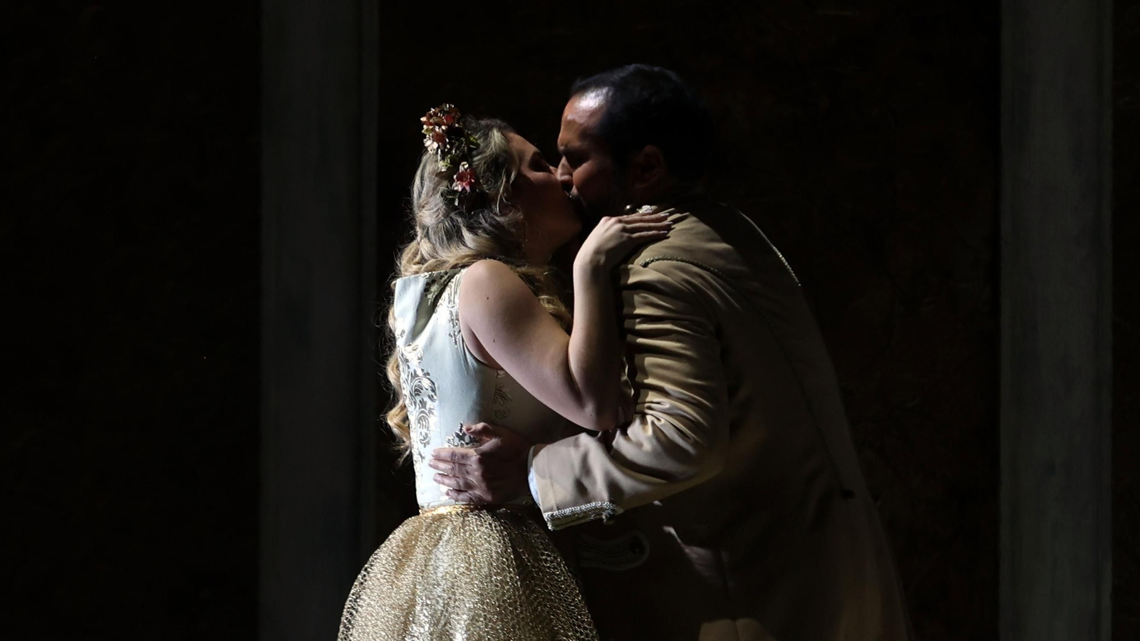 Imágenes de la ópera 'Don Gil de Alcalá' en el Teatro Villamarta de Jerez