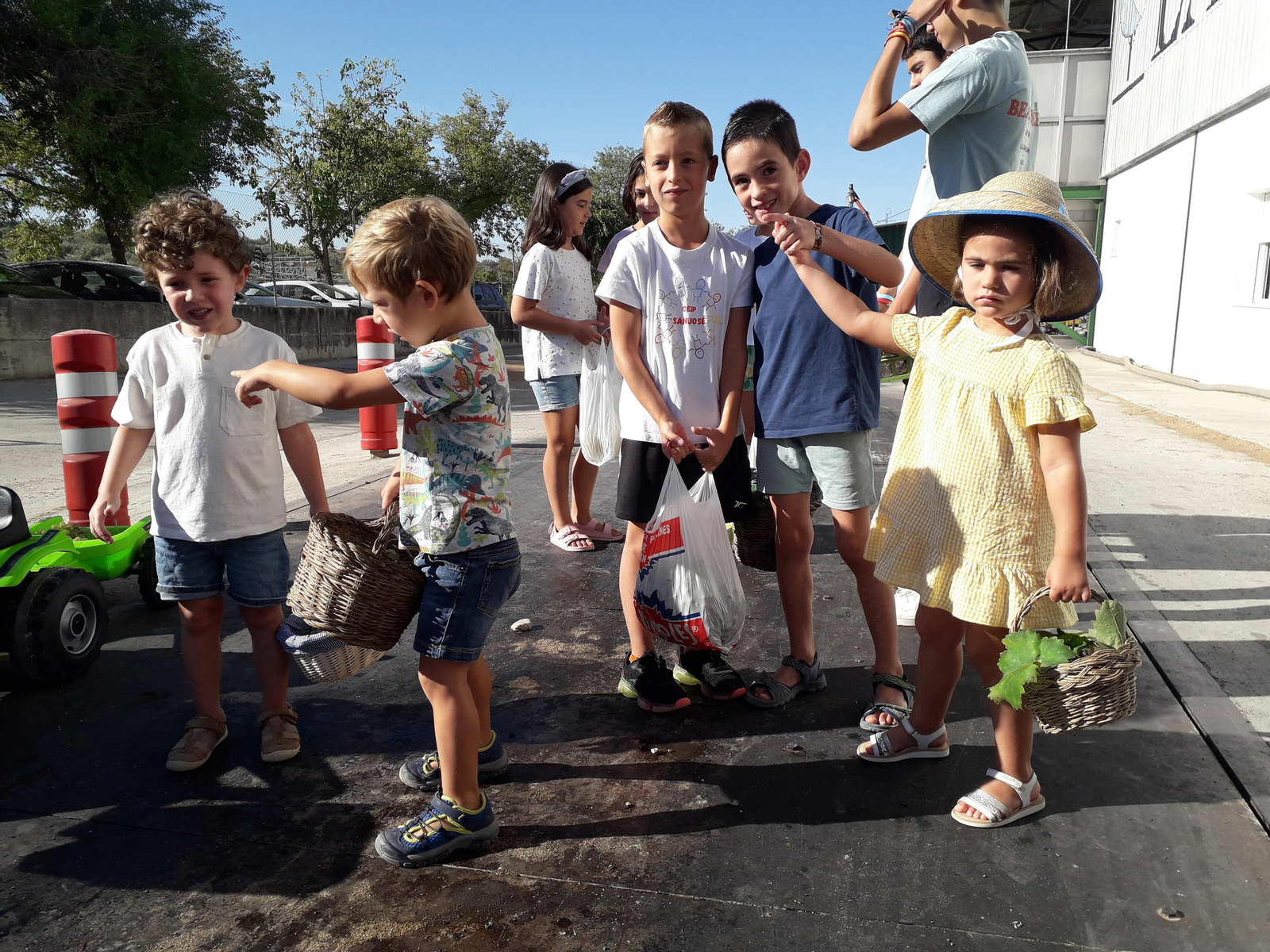 La primera vendimia infantil de Montilla, en imágenes