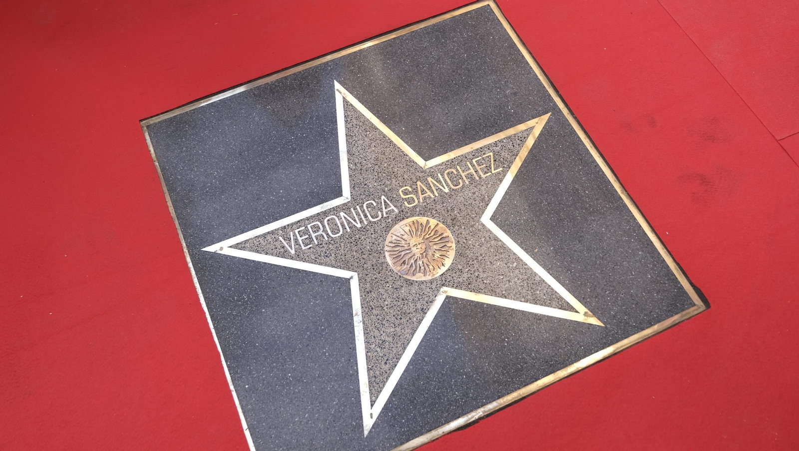 Verónica Sánchez, una estrella de FICAL en el Paseo de la Fama de Almería, en imágenes