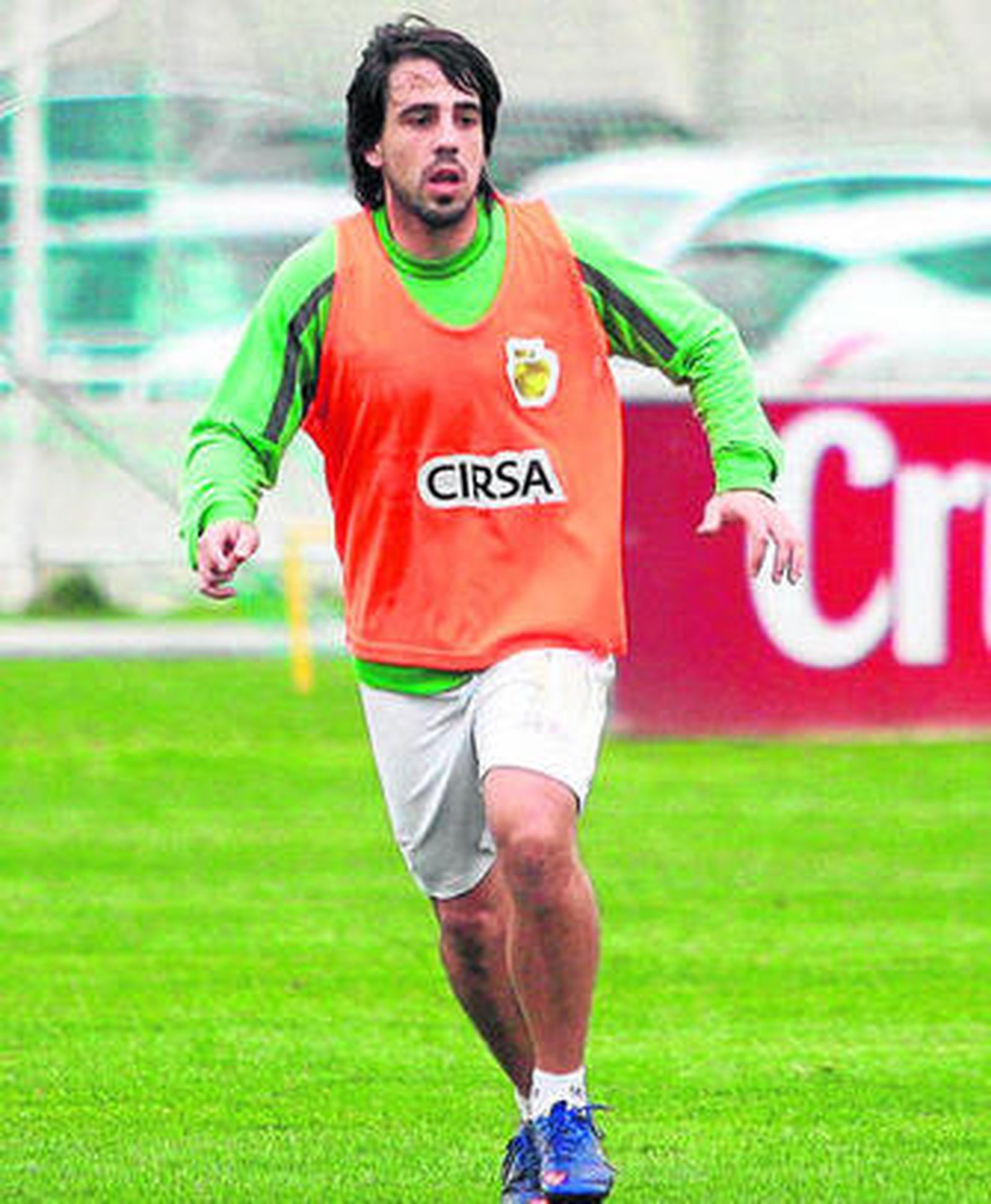 Beñat realiza un ejercicio en un entrenamiento.