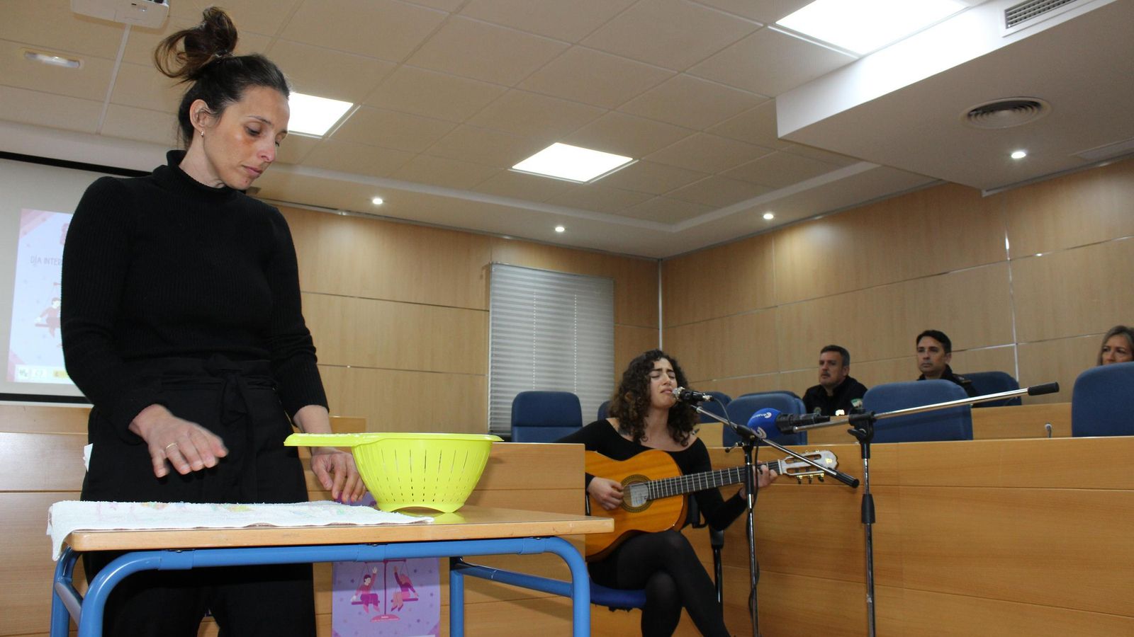 Acto institucional del Ayuntamiento de Aljaraque por el 8M.